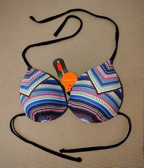 Nový vrchní díl plavek