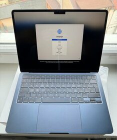 Prodej macbook m2 2022, 256gb + baseus dongle