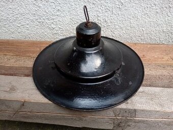 Smaltované industriální stinidlo, svetlo