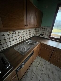 Kuchyňská linka materiál - dřevo, včetně spotřebičů, 3764