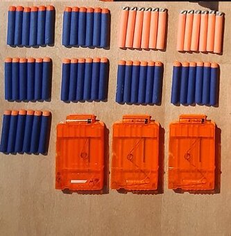 Nerf náboje a zásobníky