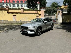 Volvo V60, CC B4 diesel (145kW) H/K Kamera NezTop