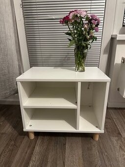 Noční stolek IKEA SMUSSLA
