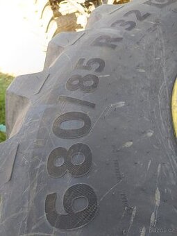 Prodám pneu 680/85 R32