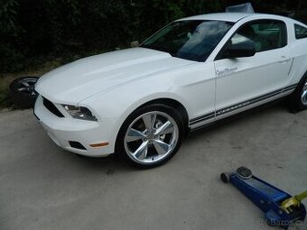 ford mustang rv.2010