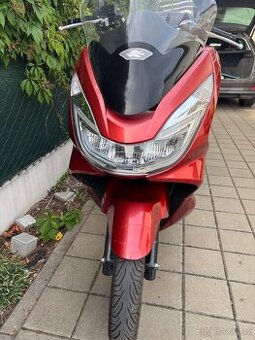 Skútr Honda PCX 125