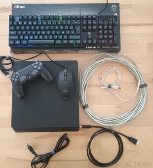 Playstation 4 slim + herní klávesnice a myš + 10M UTP