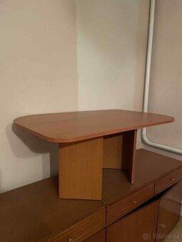 Konferenční stolek