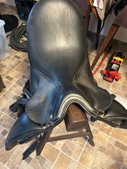 Sedlo drezurní Hauzer