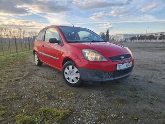 Ford Fiesta Ambiente 1.3i,51kw,nová STK.