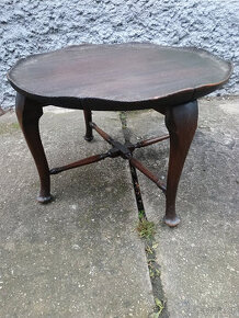 Starožitný dřevěný stůl