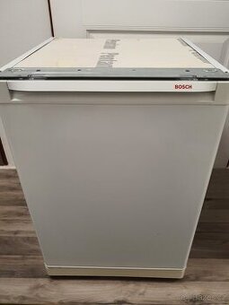 81,5 cm lednice + mrazák Bosch pod linku
