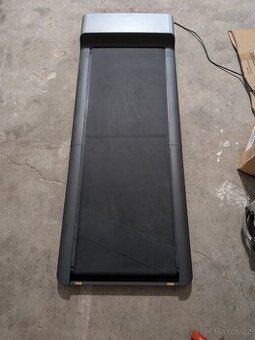 Toorx WalkingPad (skládací chodící pás) – dobrý stav, včetně