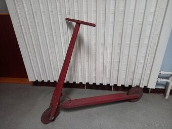 Starodávná koloběžka