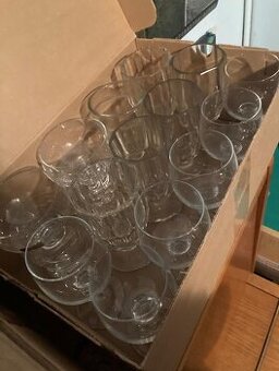 Sklo a porcelán - pozustalost