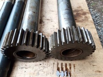 Zetor 7211 náhonové hřídele