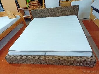 Prodám hezké ratanové letiště 180 x 200 cm