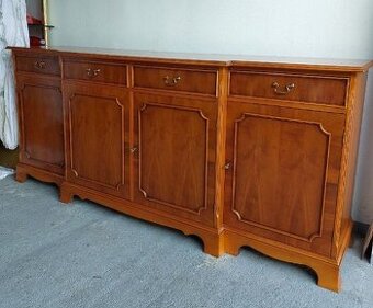 Komoda velká masivní - italský design, délka 200cm