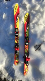 Dětské lyže a dospělé lyžáky - 1
