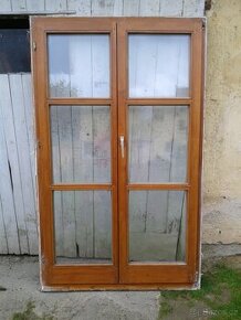 2 kusy - Dřevěné dvoukřídlé balkonové dveře 125 x 204 cm