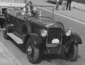 Auto veterán START rok 1924 cabrio