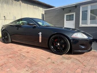Jaguar XK 4,2 V8 automat,najeto: 189tis.km,dobry vzhled/stav