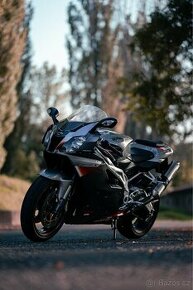 Aprilia RSV1000R