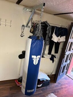 Prodám boxovací pytel i s konstrukcí