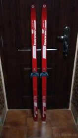 Prodám pěkné běžky benner 407-dlouhé 140cm.