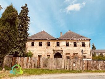 Prodej historického objektu + pozemek 1753 m2, Žihle - 1