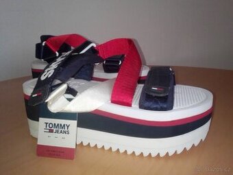 Tommy Hilfiger dámské boty velikosti 38 - nové