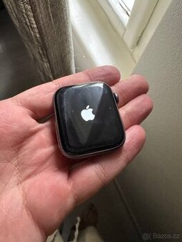 Apple Watch Series 4 44mm - 1
