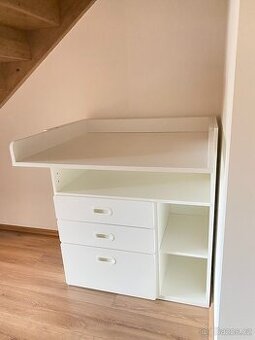 Přebalovací pult IKEA