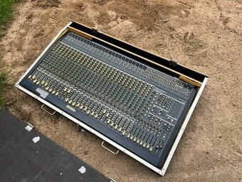 BEHRINGER EURODESK MX 3282A – 32 kanálů