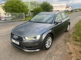 Audi A3 Spotback 1.2 TFSI 81kW Climatronic ALU NAVI Xenony