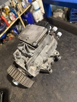Vstřikovací čerpadlo 2.5tdi v6 132kw 106E - 1