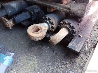 Hydraulická pístnice