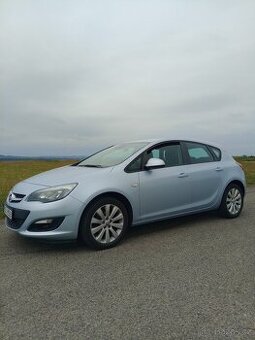Opel Astra J 1.4i 74kW první majitel najeto pouze 48tis.km