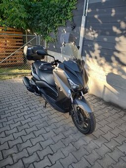 Yamaha X MAX 400