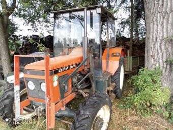 zetor 5245 s čelním nakladačem cabrio s SPZ