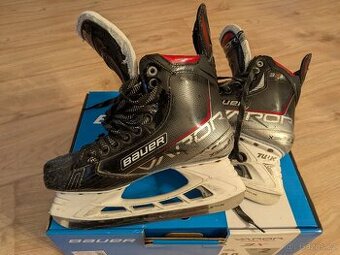 Hokejové brusle Bauer 3x velikost 8.0