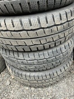 Zimní pneumatiky 215/65/16C Kumho