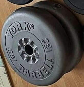 Závaží pro činky jednoručky - 2 krát 4,5kg prodám celkem za