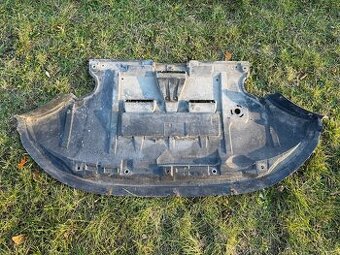 Audi A6 kryt pod motor
