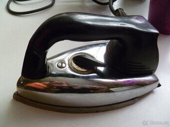 Retro žehlička funkční
