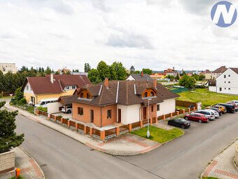 Prodej dvougeneračního rodinného domu, 277 m2, Blatná