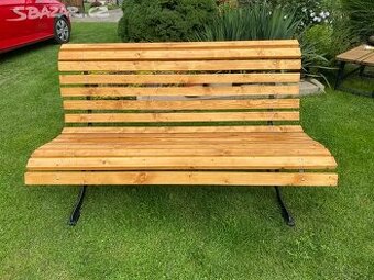 Masivni zahradni lavicka