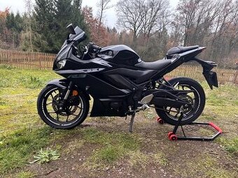 Yamaha R3 2022