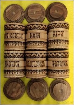 Dřevěné kořenky + džbánky