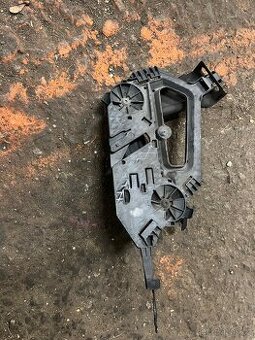 Škoda Octavia 2 držák světla pravá strana